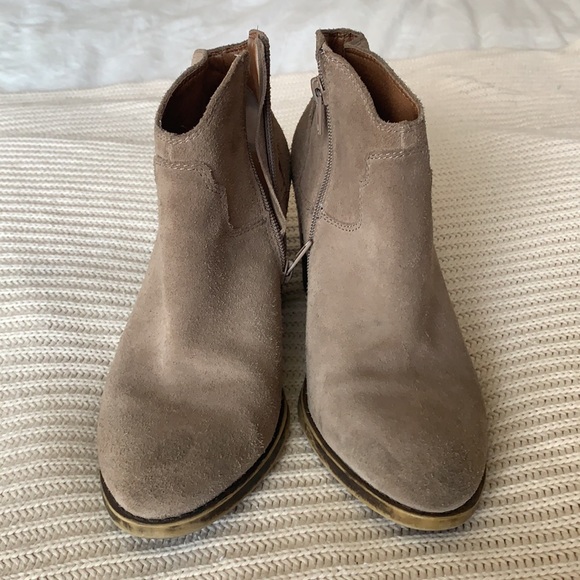 Boots - Picture 6 of 6